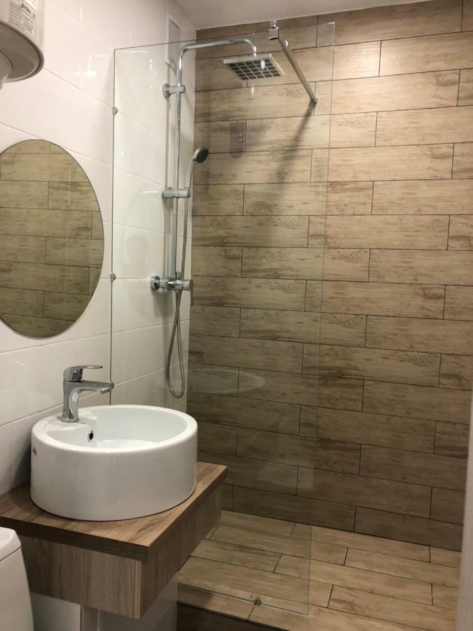 Ferienwohnung Студия "Loft" Pawlodar Exterior foto